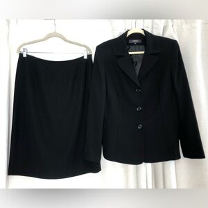 Kasper Classics Black Skirt Suit Set Blazer Jacket 12 Career Workwear Office